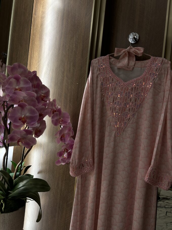 Sadaf Mukhawar Italian Silk Pink - Image 4